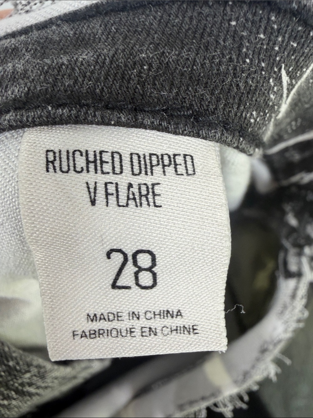 BDG Ruched Dipped V Flare Black and White Print Low Rise Jeans. Womens Size 28 - Picture 7 of 10